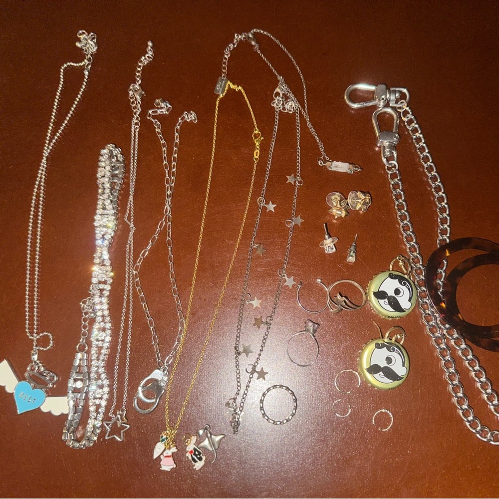 Bundle of jewelry